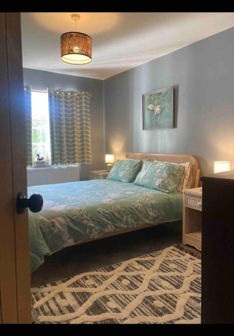 Spacious Semi-Detached Southsea House, Free Parking On Drive Портсмът Екстериор снимка