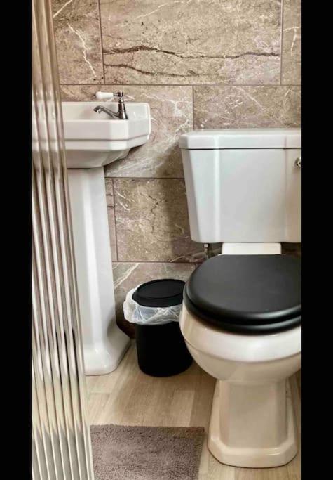 Spacious Semi-Detached Southsea House, Free Parking On Drive Портсмът Екстериор снимка