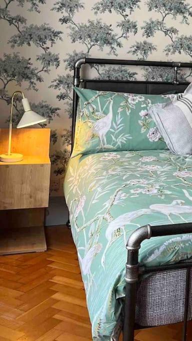 Spacious Semi-Detached Southsea House, Free Parking On Drive Портсмът Екстериор снимка
