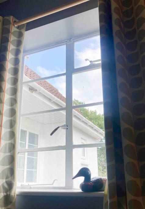 Spacious Semi-Detached Southsea House, Free Parking On Drive Портсмът Екстериор снимка