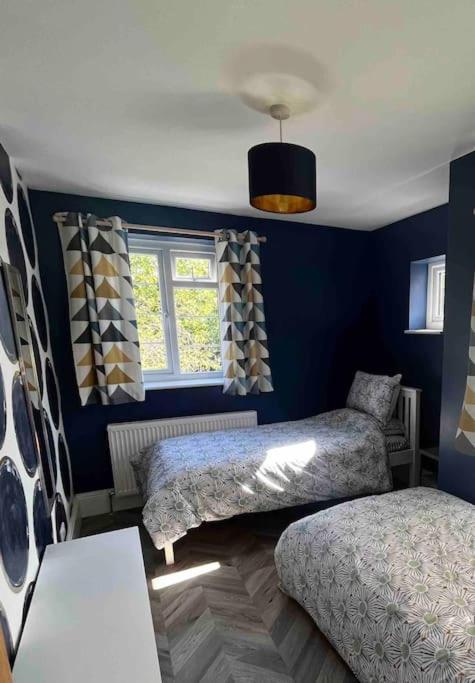 Spacious Semi-Detached Southsea House, Free Parking On Drive Портсмът Екстериор снимка