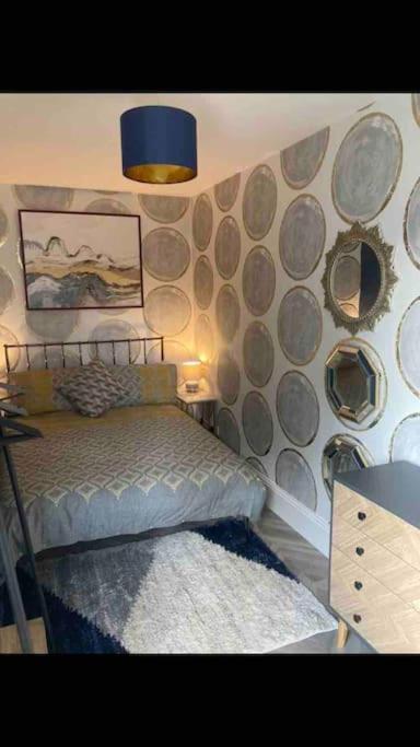 Spacious Semi-Detached Southsea House, Free Parking On Drive Портсмът Екстериор снимка