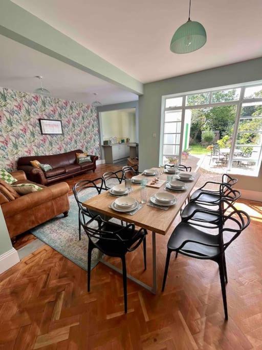 Spacious Semi-Detached Southsea House, Free Parking On Drive Портсмът Екстериор снимка