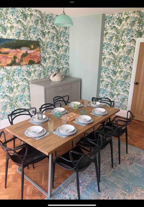 Spacious Semi-Detached Southsea House, Free Parking On Drive Портсмът Екстериор снимка