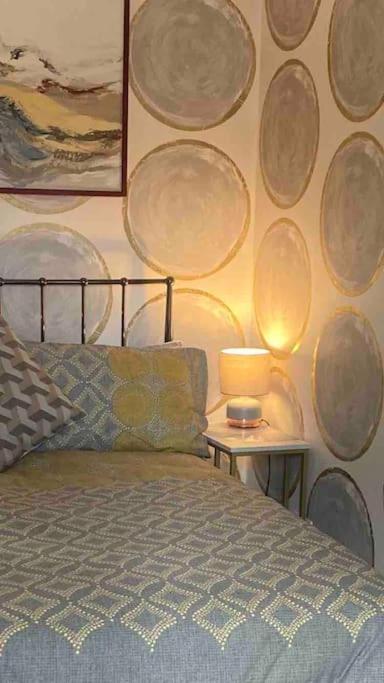 Spacious Semi-Detached Southsea House, Free Parking On Drive Портсмът Екстериор снимка